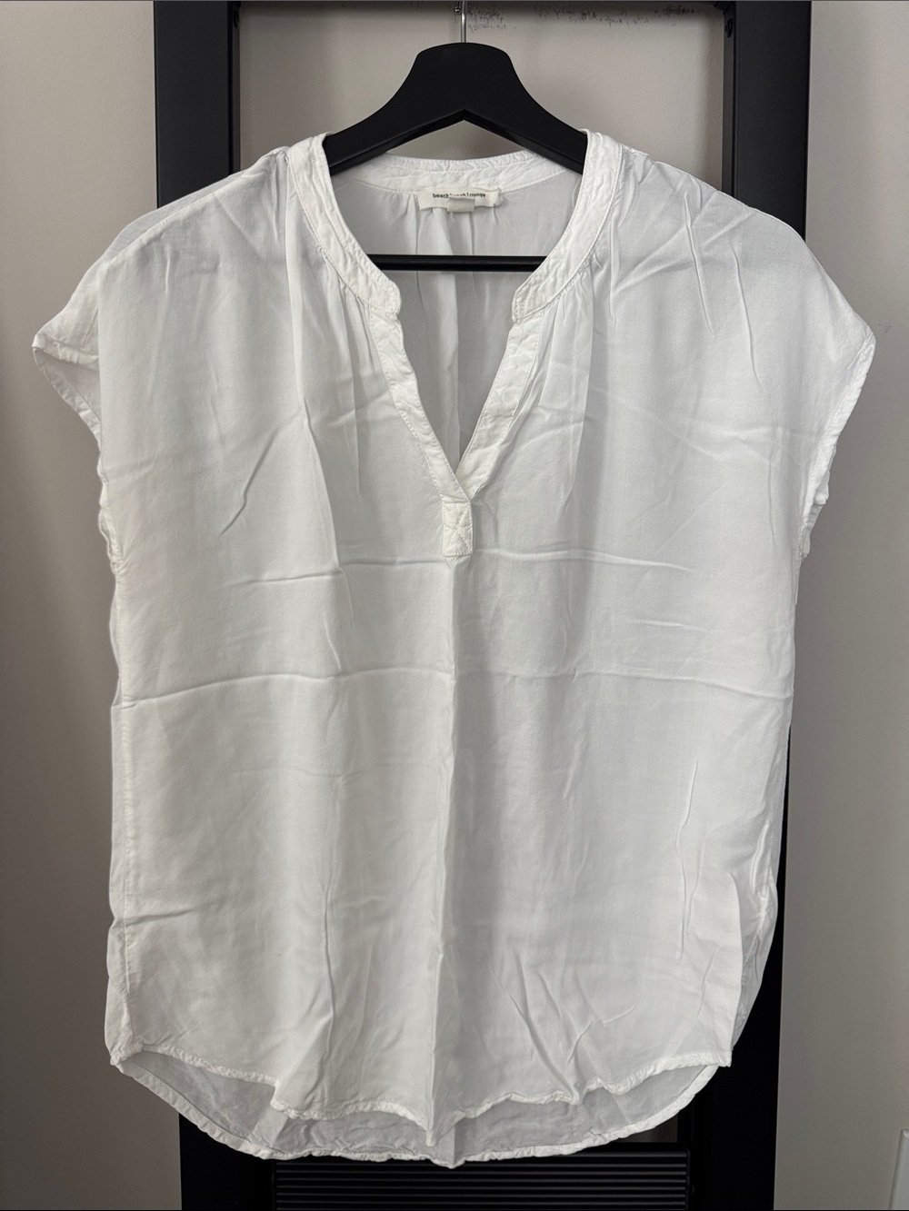 beachlunchlounge White V-Neck Cap Sleeve Blouse